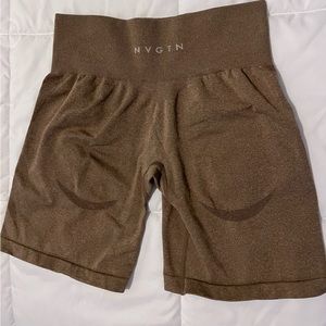 NVGTN contour shorts mocha brown